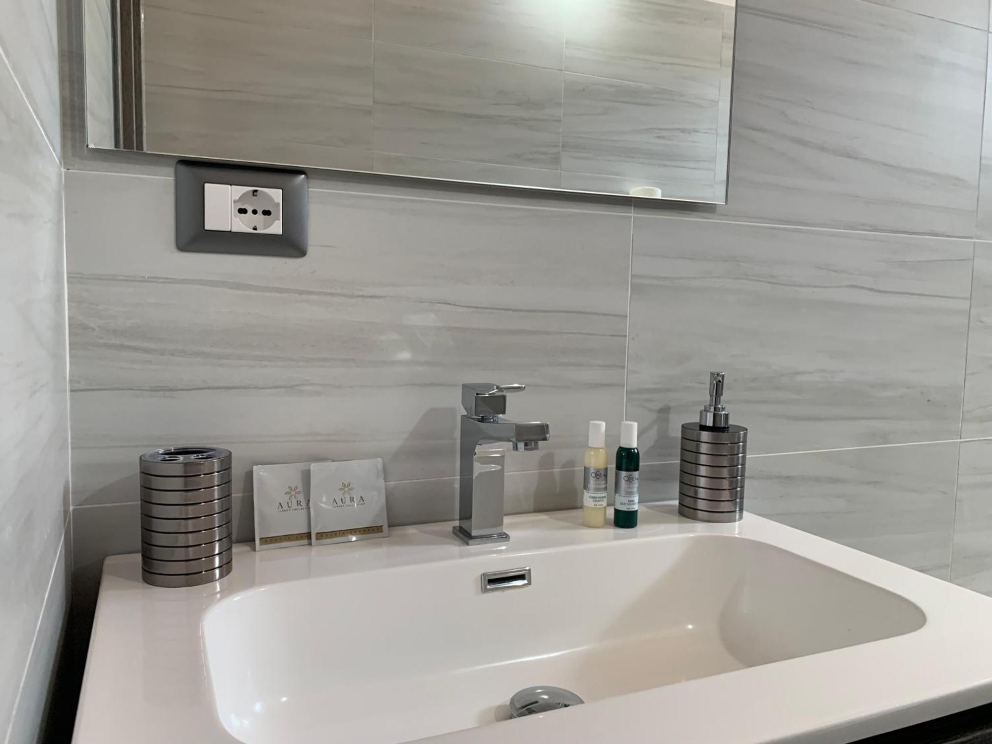 Prestige *Luxury Rooms & Appartment モンテジョルダーノ エクステリア 写真